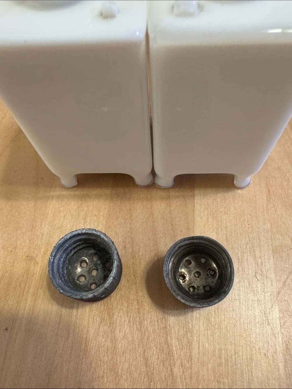 VTG milk glass salt & pepper shakers GE pattern icebox design